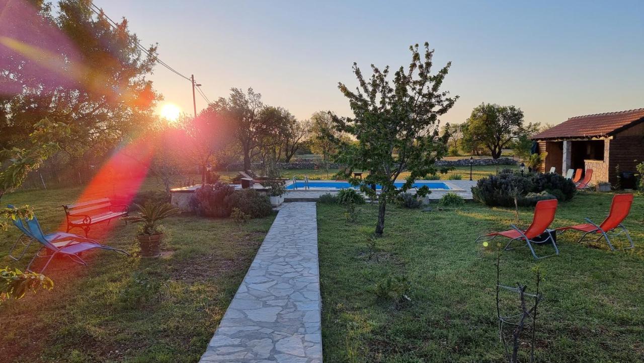 Villa Stone Medal Drniš Esterno foto