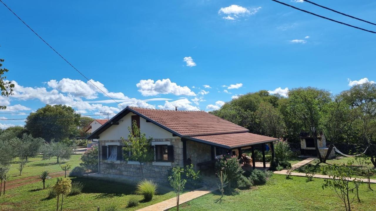 Villa Stone Medal Drniš Esterno foto