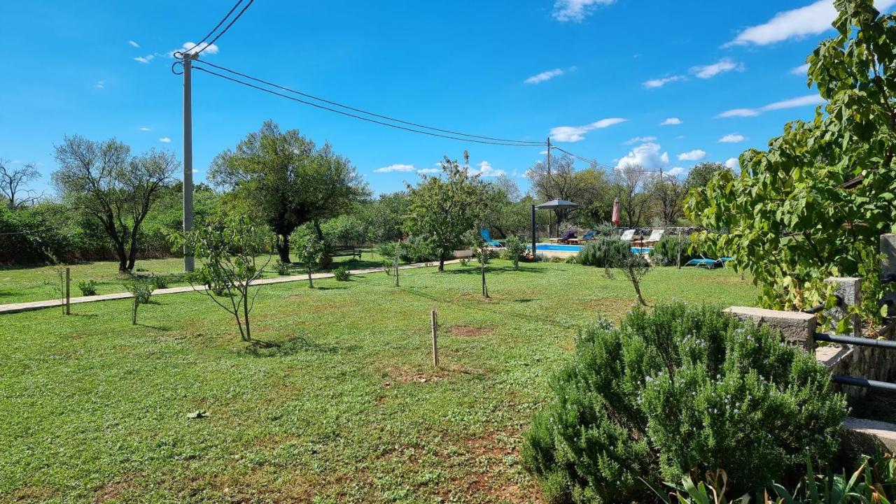 Villa Stone Medal Drniš Esterno foto