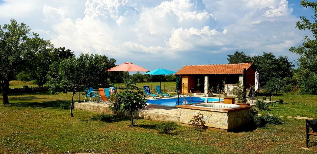 Villa Stone Medal Drniš Esterno foto