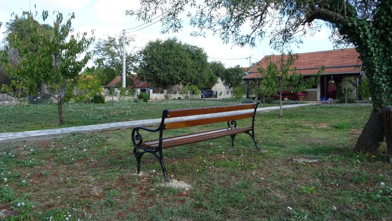 Villa Stone Medal Drniš Esterno foto
